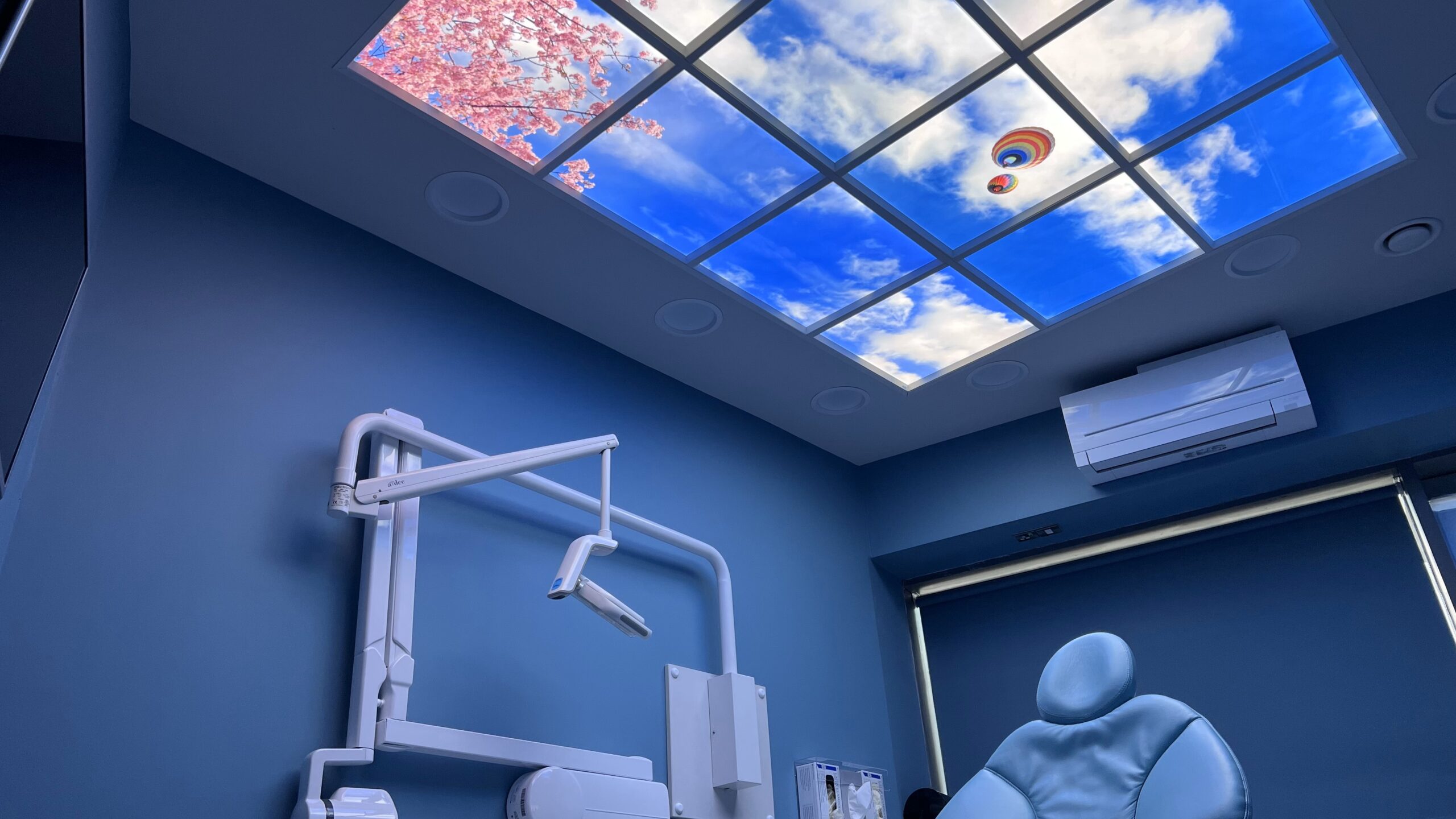 Behandelkamer van tandartspraktijk Lucey Dental in Greystones